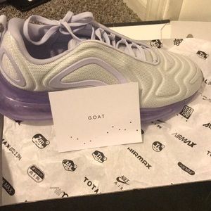 Women air Max 720 size 7